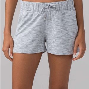Lululemon on the fly shorts with pockets